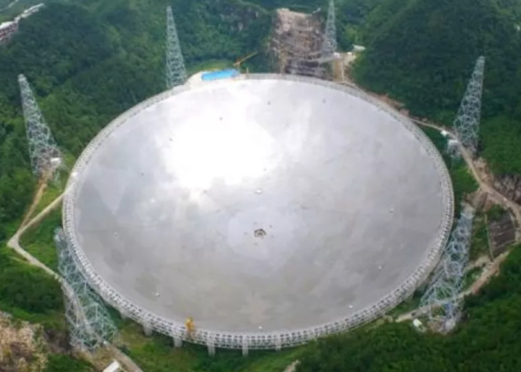 Chinas-Five-hundred-meter-Aperture-Spherical-radio-Telescope-or-FAST.-Image-credit-NAOFAST